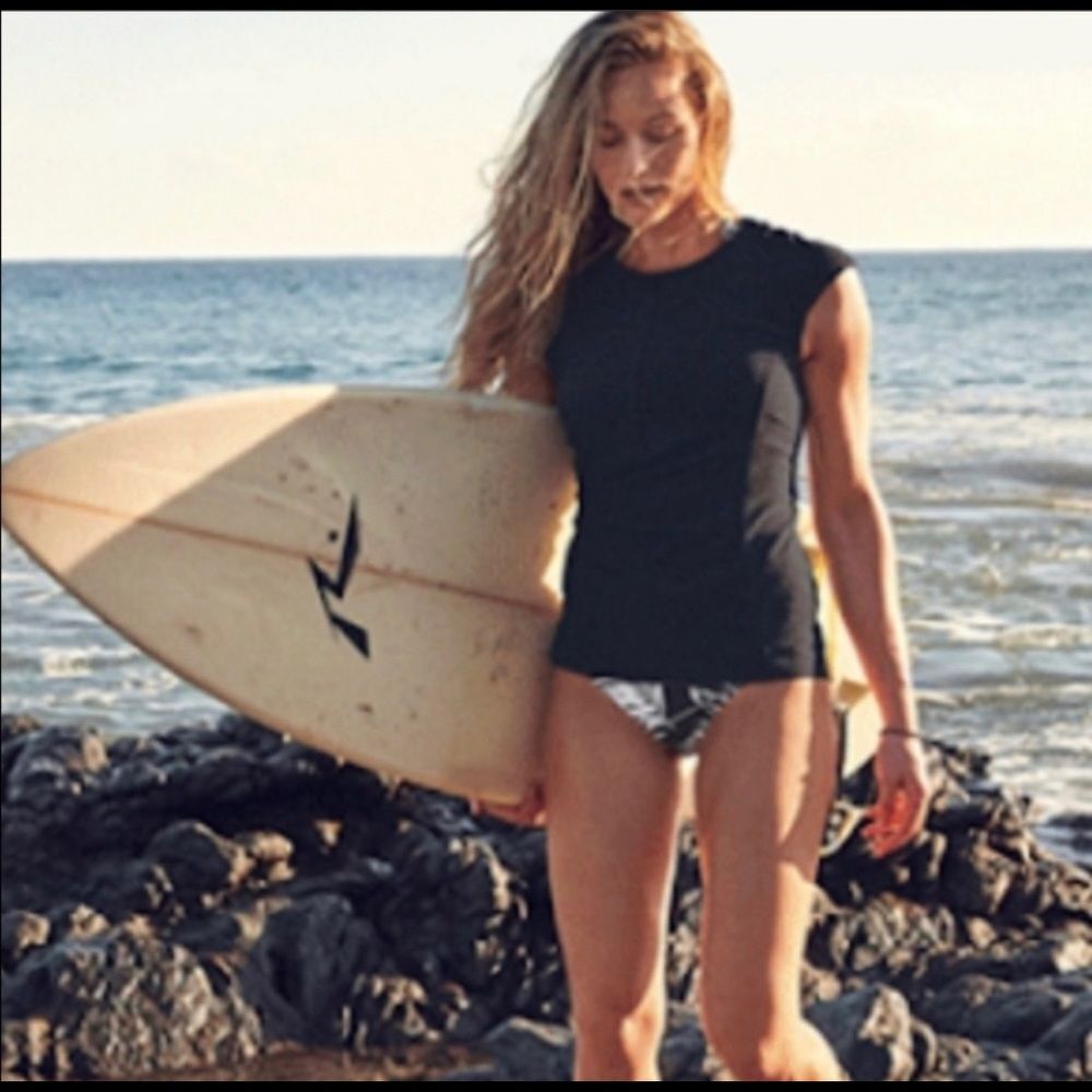 Athleta • Pacifica Illume UPF Fitted Top